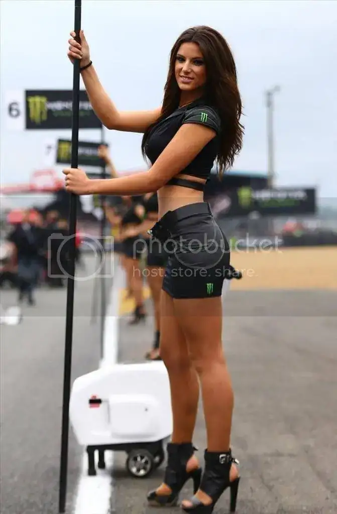 paddock-girls-motogp-francia-2013_14_zpsmh6cyzhc.webp