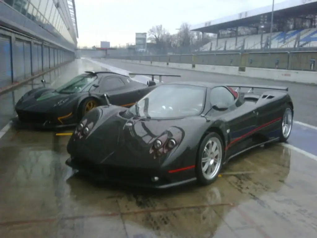 pagani-zonda-r-oficiales-20-1024x768.webp
