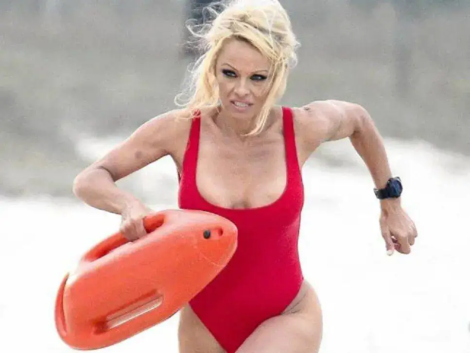 pamela_anderson_6895_645x.webp