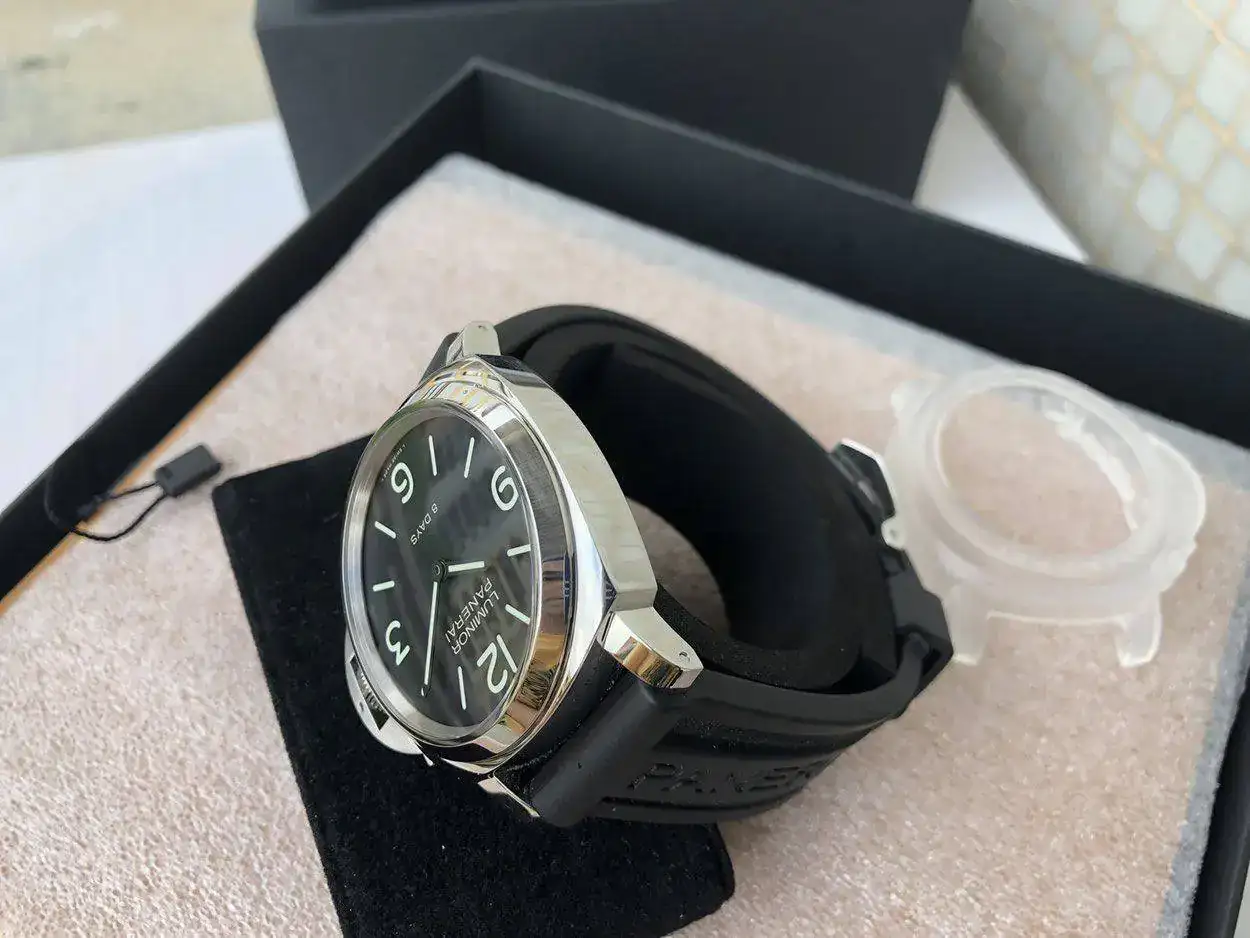 panerai-560-base-8-days-1250px-12.webp