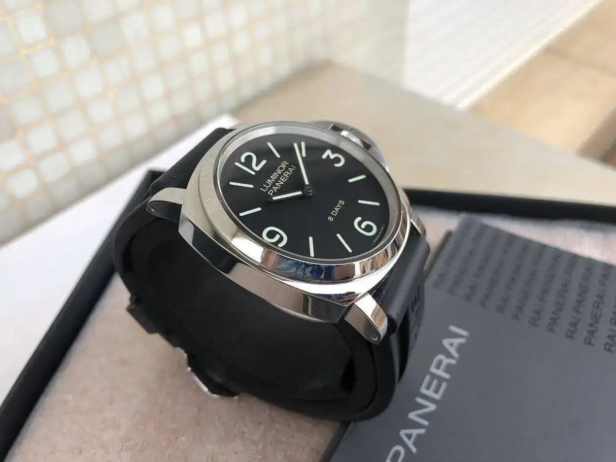 panerai-560-base-8-days-1250px-19.webp