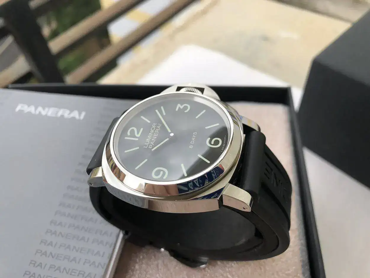 panerai-560-base-8-days-1250px-28.webp