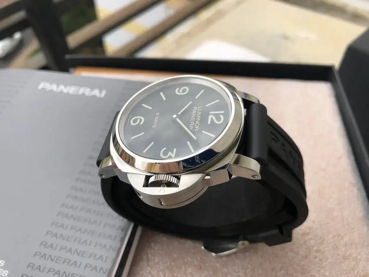 panerai-560-base-8-days-1250px-33.webp