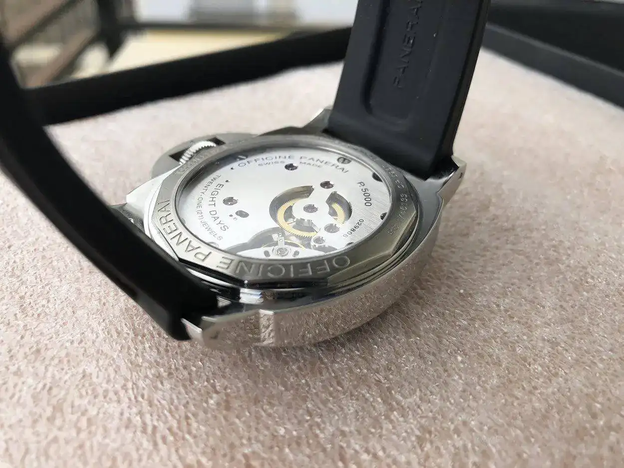 panerai-560-base-8-days-1250px-37.webp