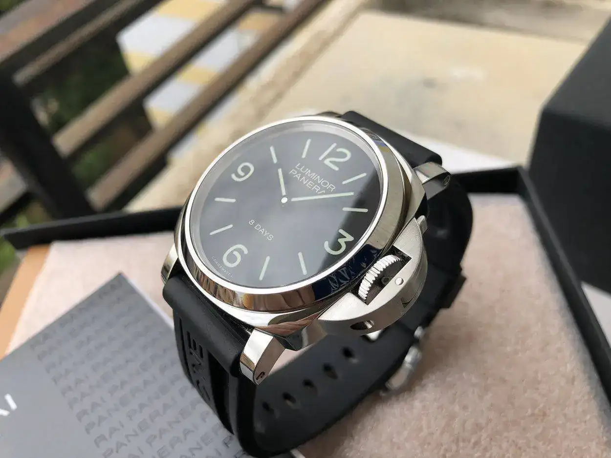 panerai-560-base-8-days-1250px-45.webp