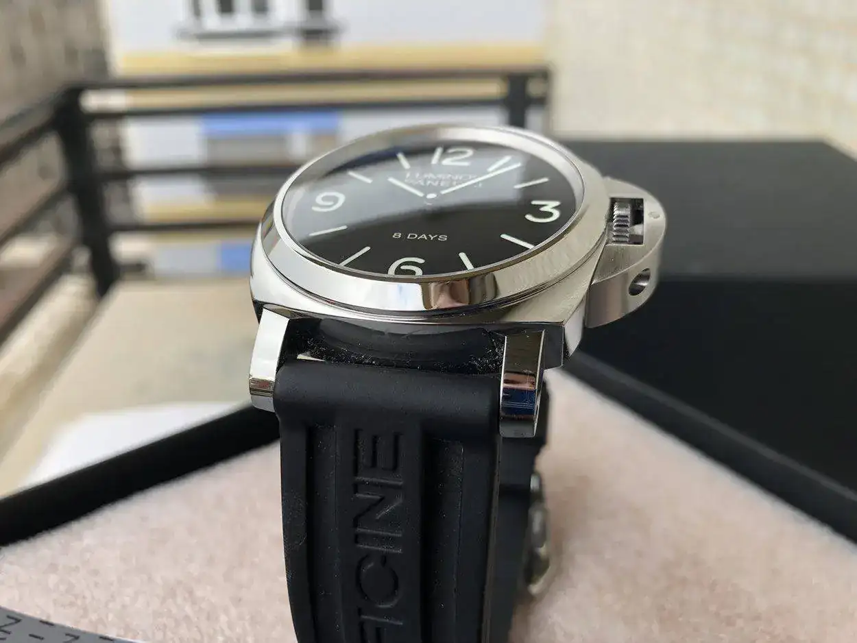 panerai-560-base-8-days-1250px-46.webp