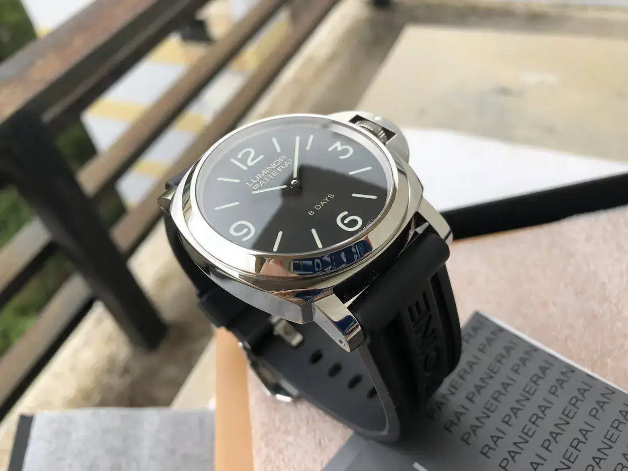 panerai-560-base-8-days-1250px-52.webp