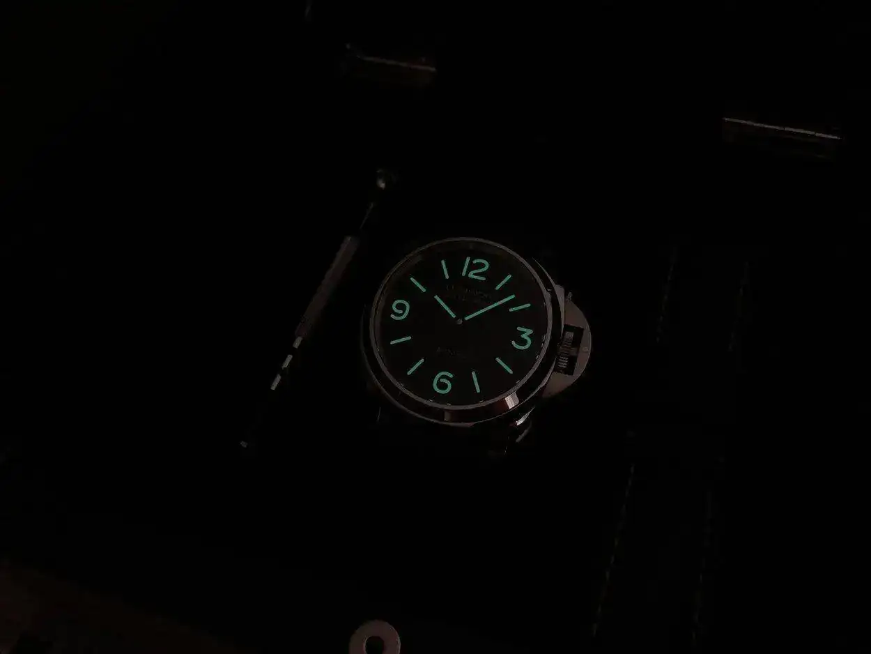 panerai-560-base-8-days-1250px-60.webp