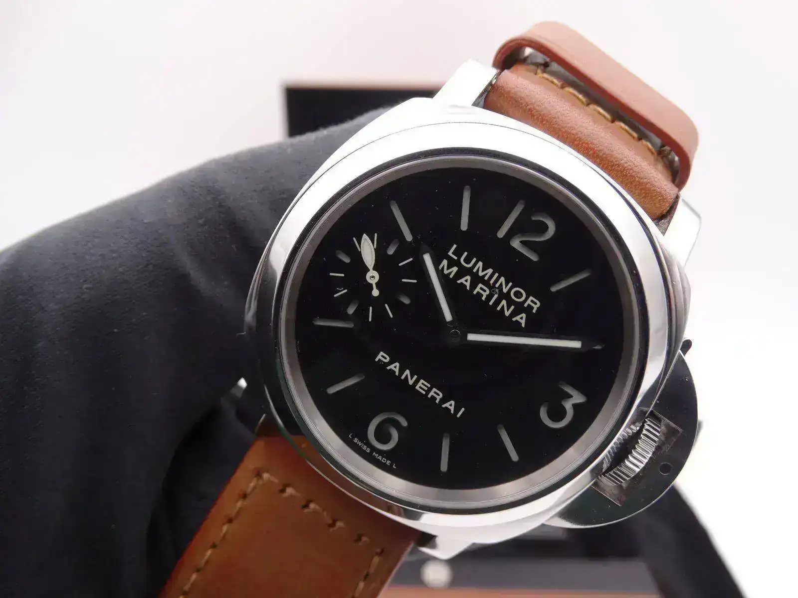 Panerai base pam luminor 111 09995.webp