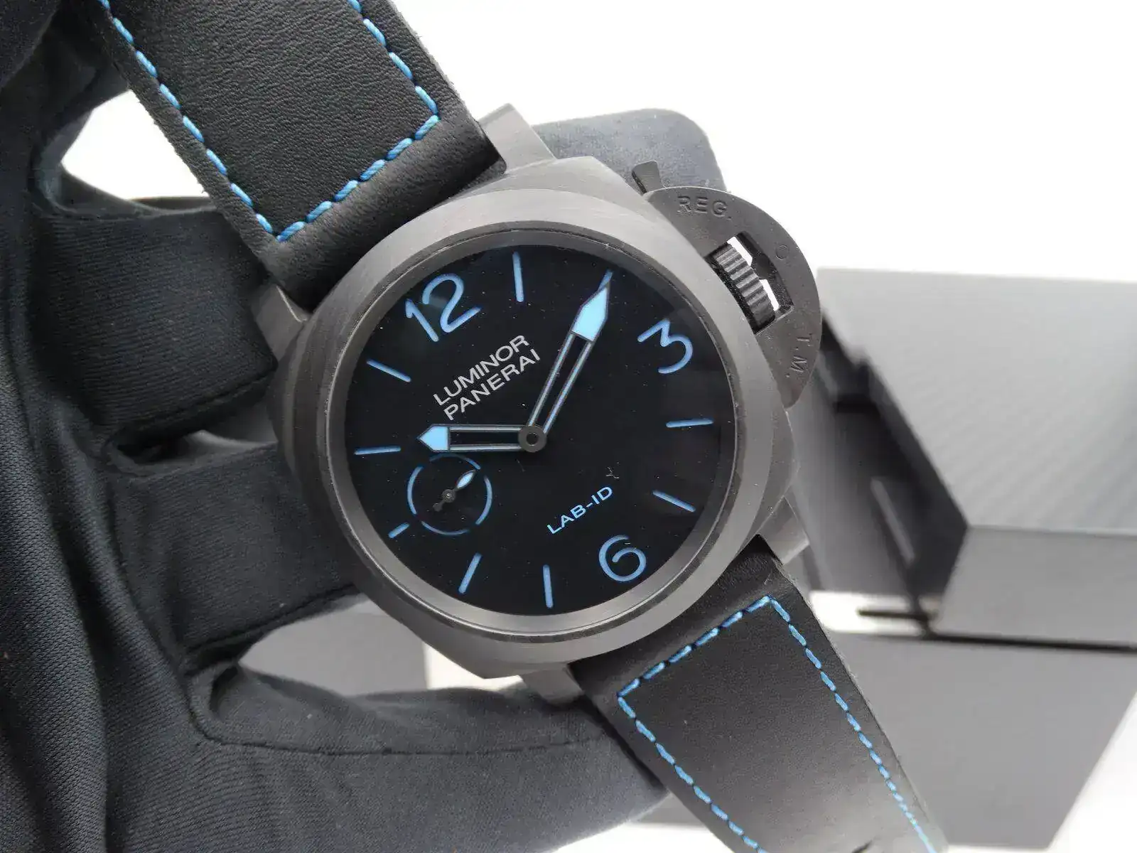 panerai firenze carbotech lab id 700 limited edition 5133.webp