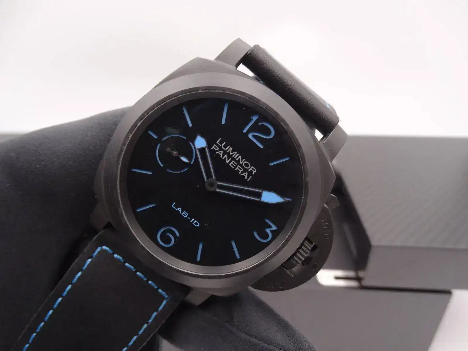 panerai firenze carbotech lab id 700 limited edition 5134.webp