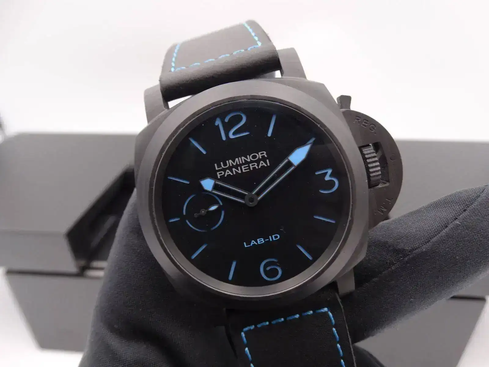 panerai firenze carbotech lab id 700 limited edition 5135.webp