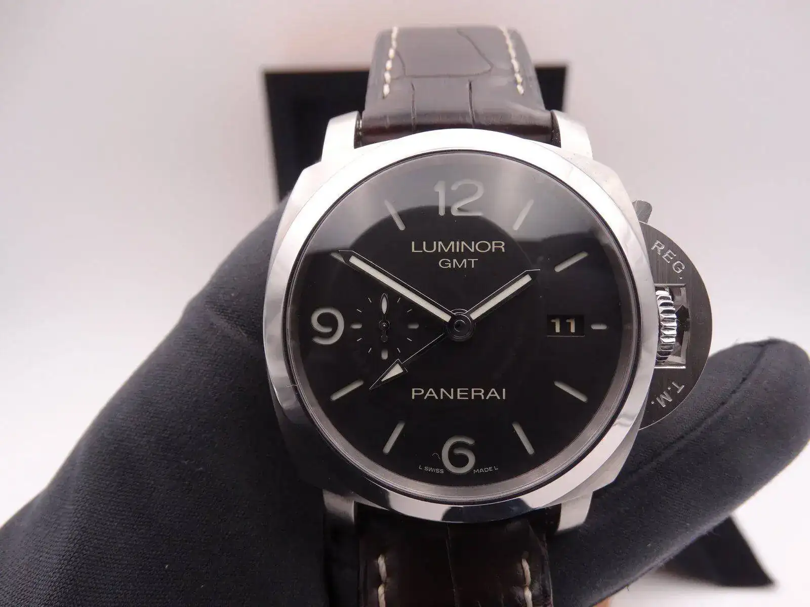 Panerai Luminor 1950 GMT Pam 320 06577.webp