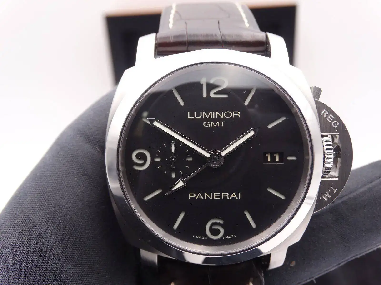Panerai Luminor 1950 GMT Pam 320 06590.webp
