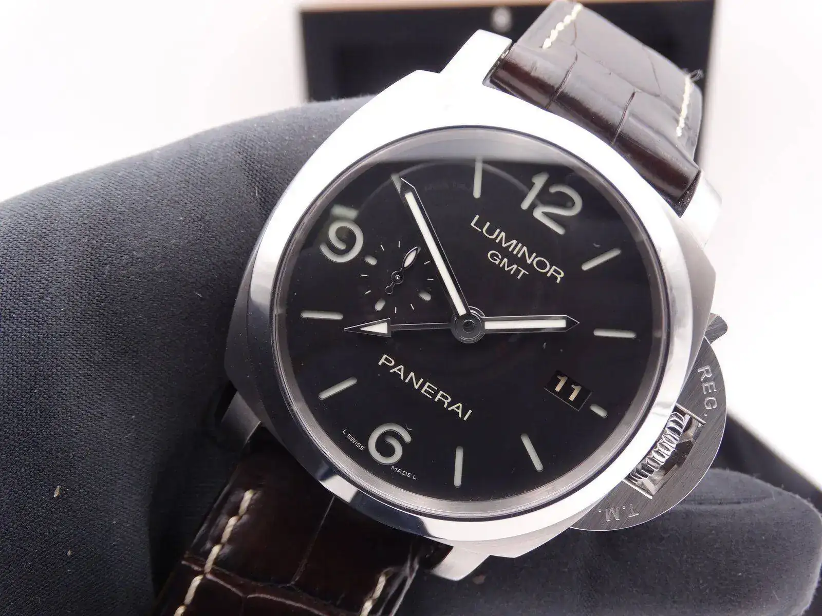 Panerai Luminor 1950 GMT Pam 320 06591.webp