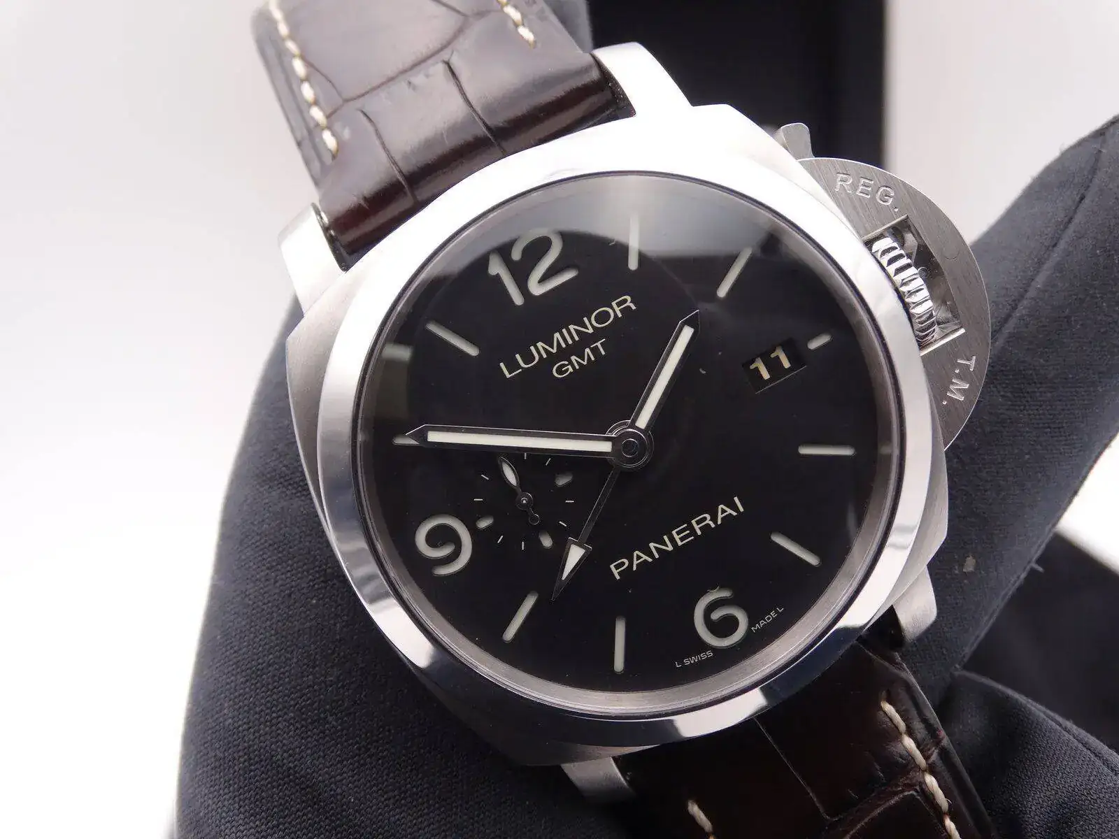 Panerai Luminor 1950 GMT Pam 320 06592.webp