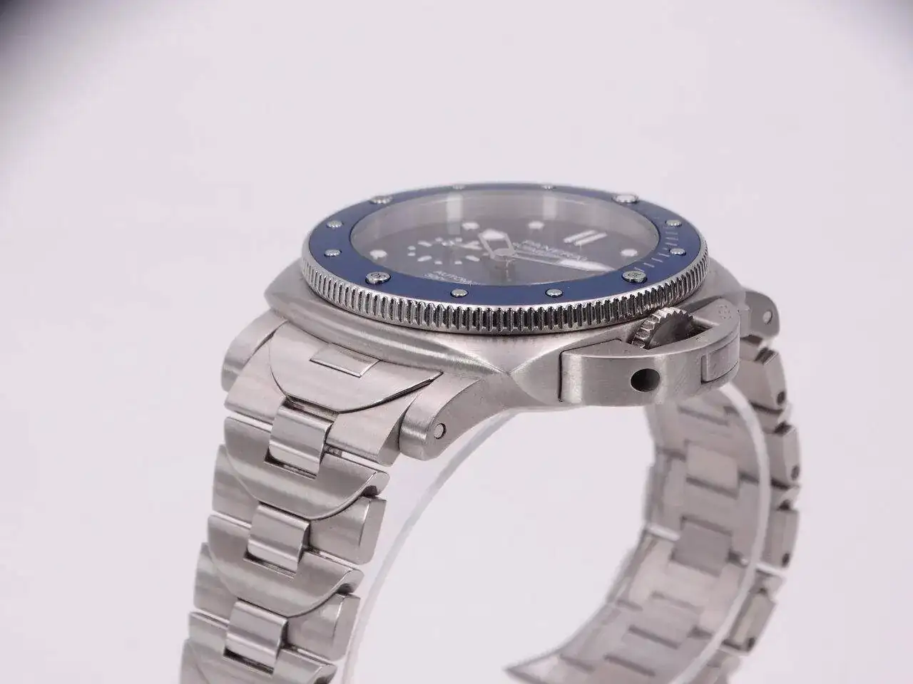 Panerai Luminor 1950 Submersible Blue 01776.webp