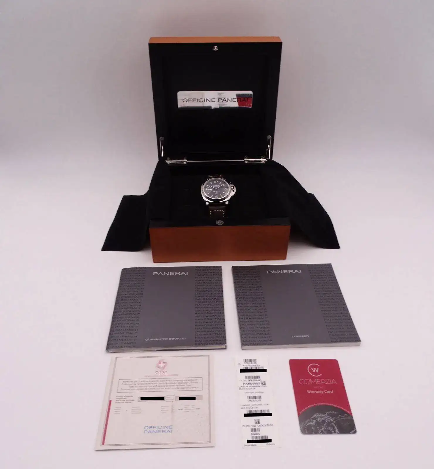 Panerai Luminor Base Logo Pam 005 09860 copia.webp