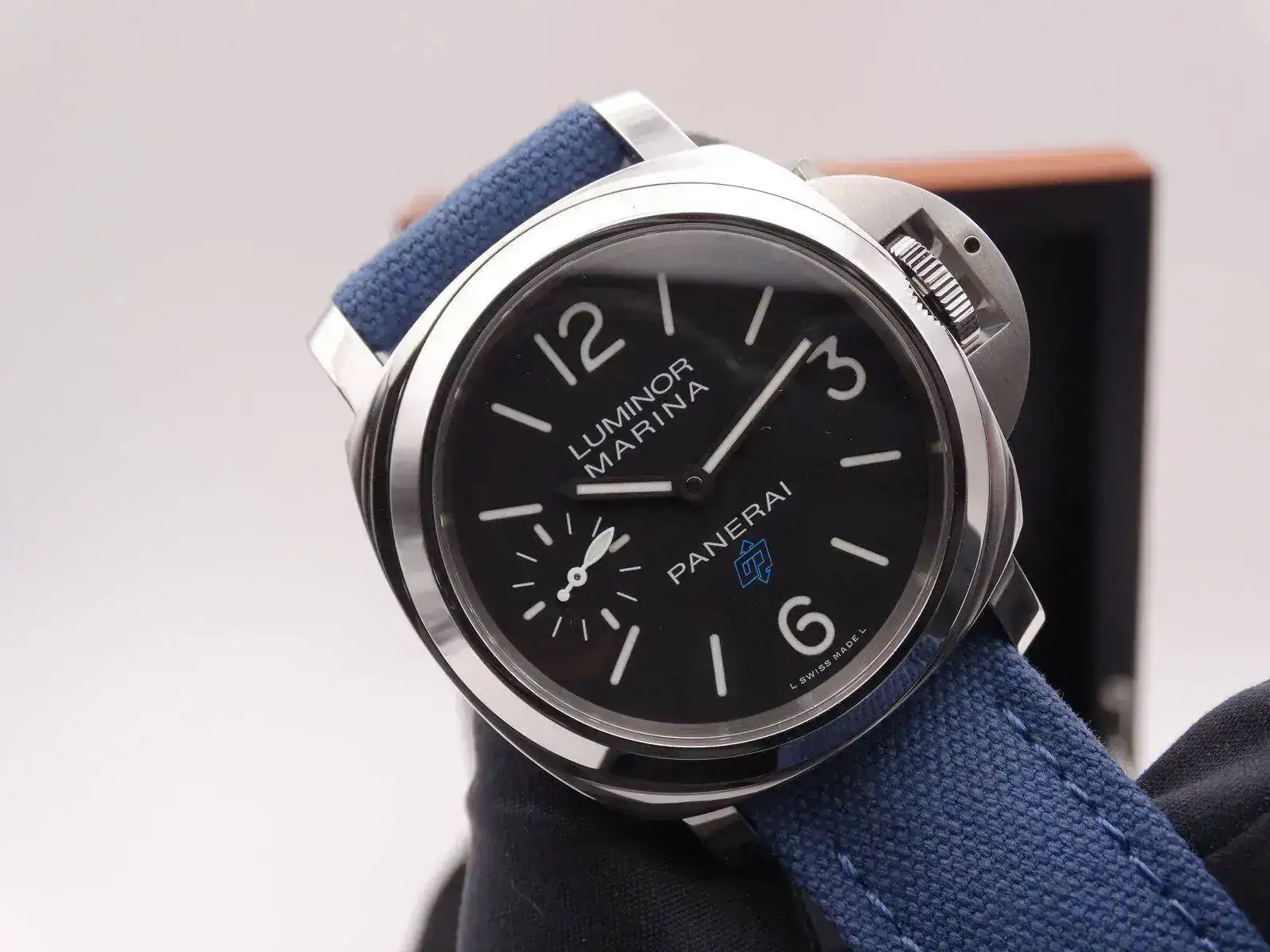 Panerai Luminor Base Logo Pam 777 8800.webp