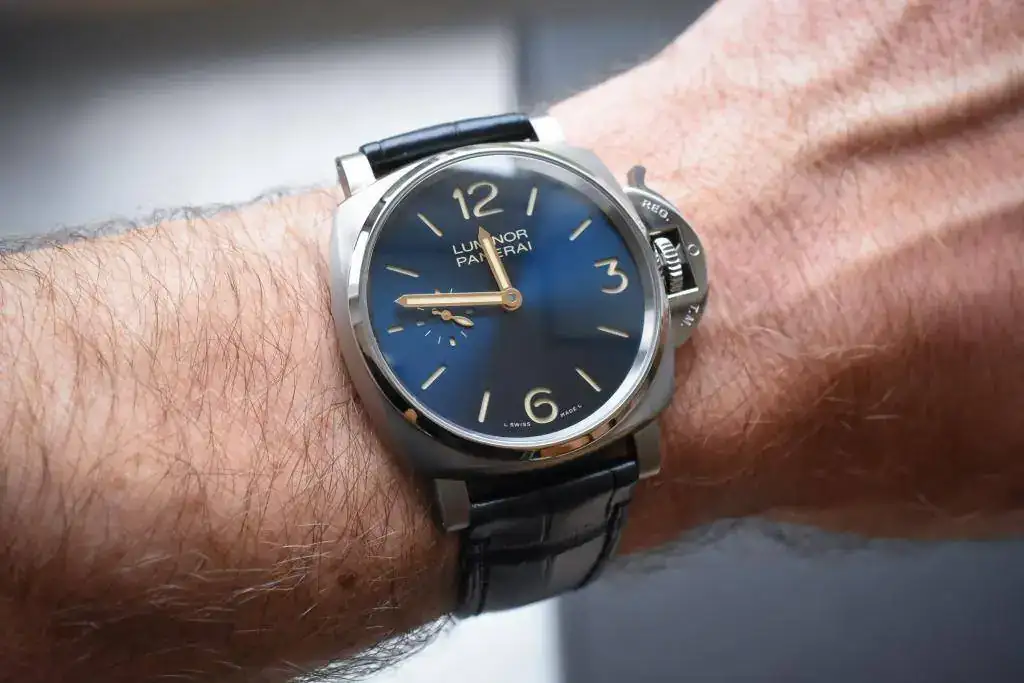 Panerai-Luminor-Due-3-Days-Titanio-42mm-PAM00728-7.webp