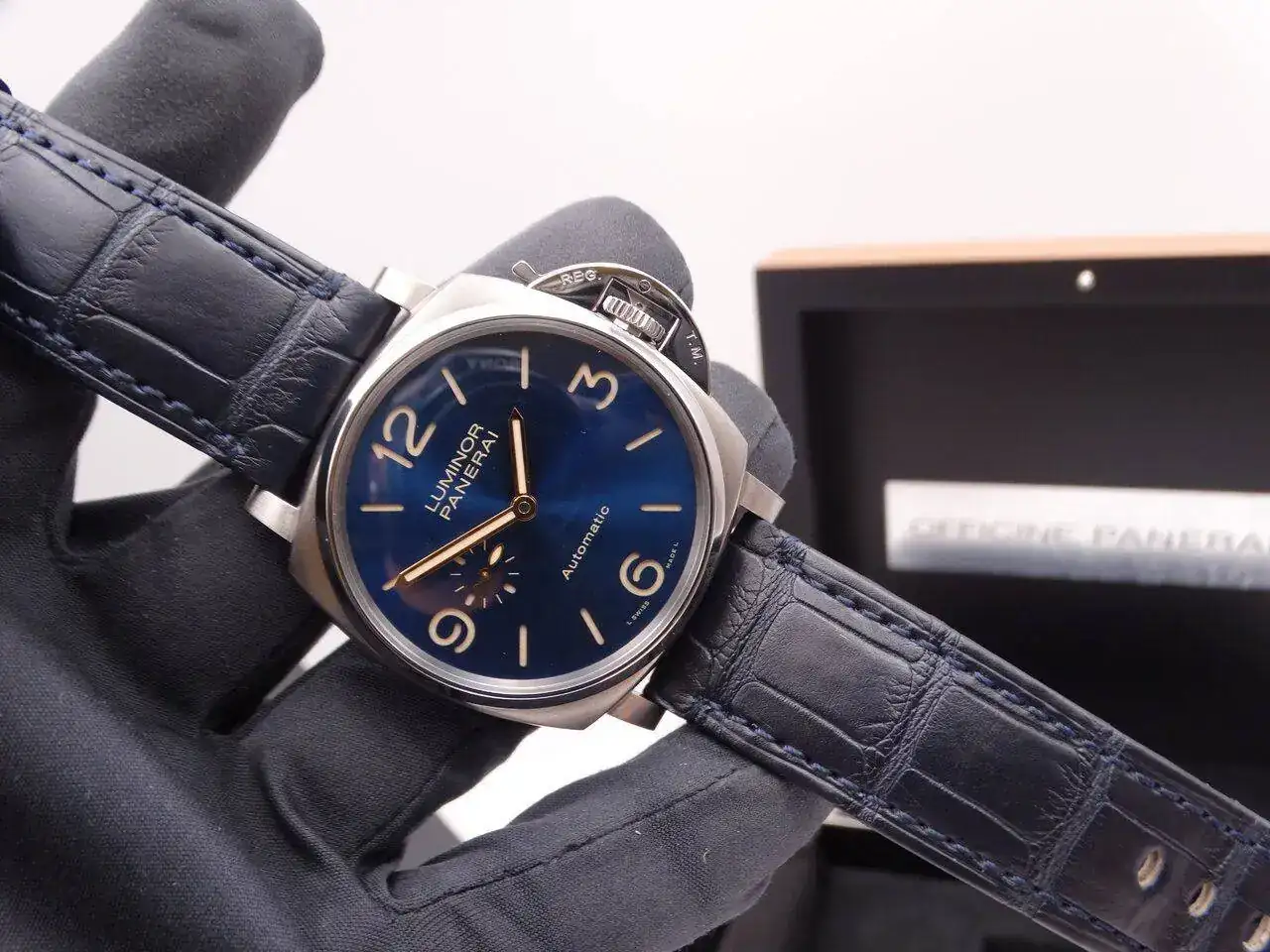 Panerai Luminor Due Blue 04638.JPG
