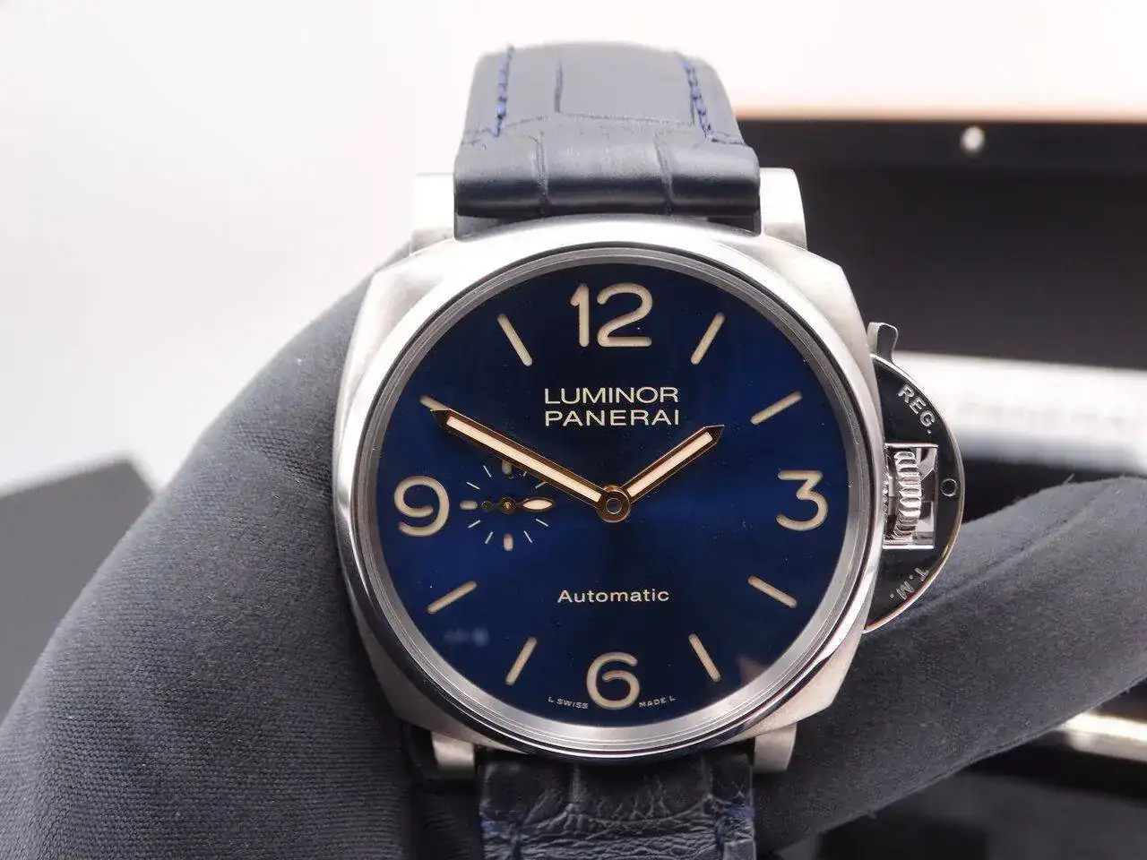 Panerai Luminor Due Blue 04644.JPG