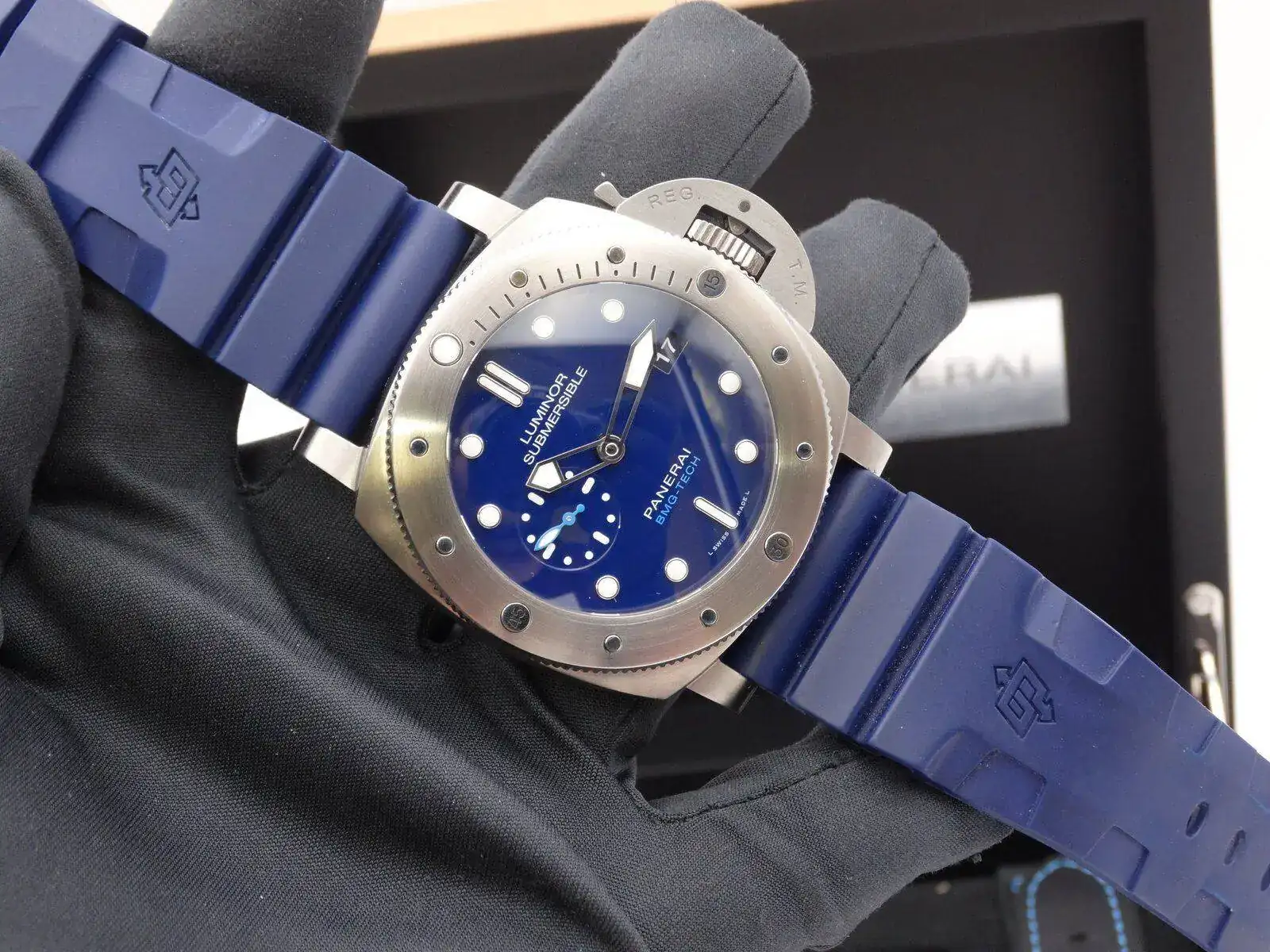Panerai Luminor Submersible 1950 BMG Tech PAM 692 02509.webp
