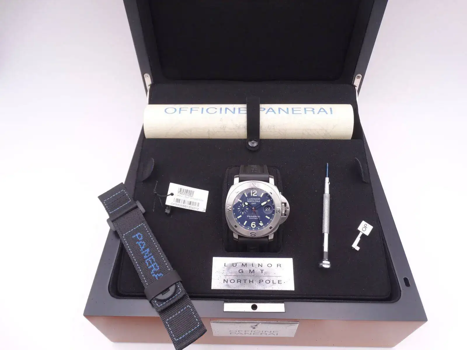 Panerai Luminor Submersible North Pole GMT Automatic 07939.webp