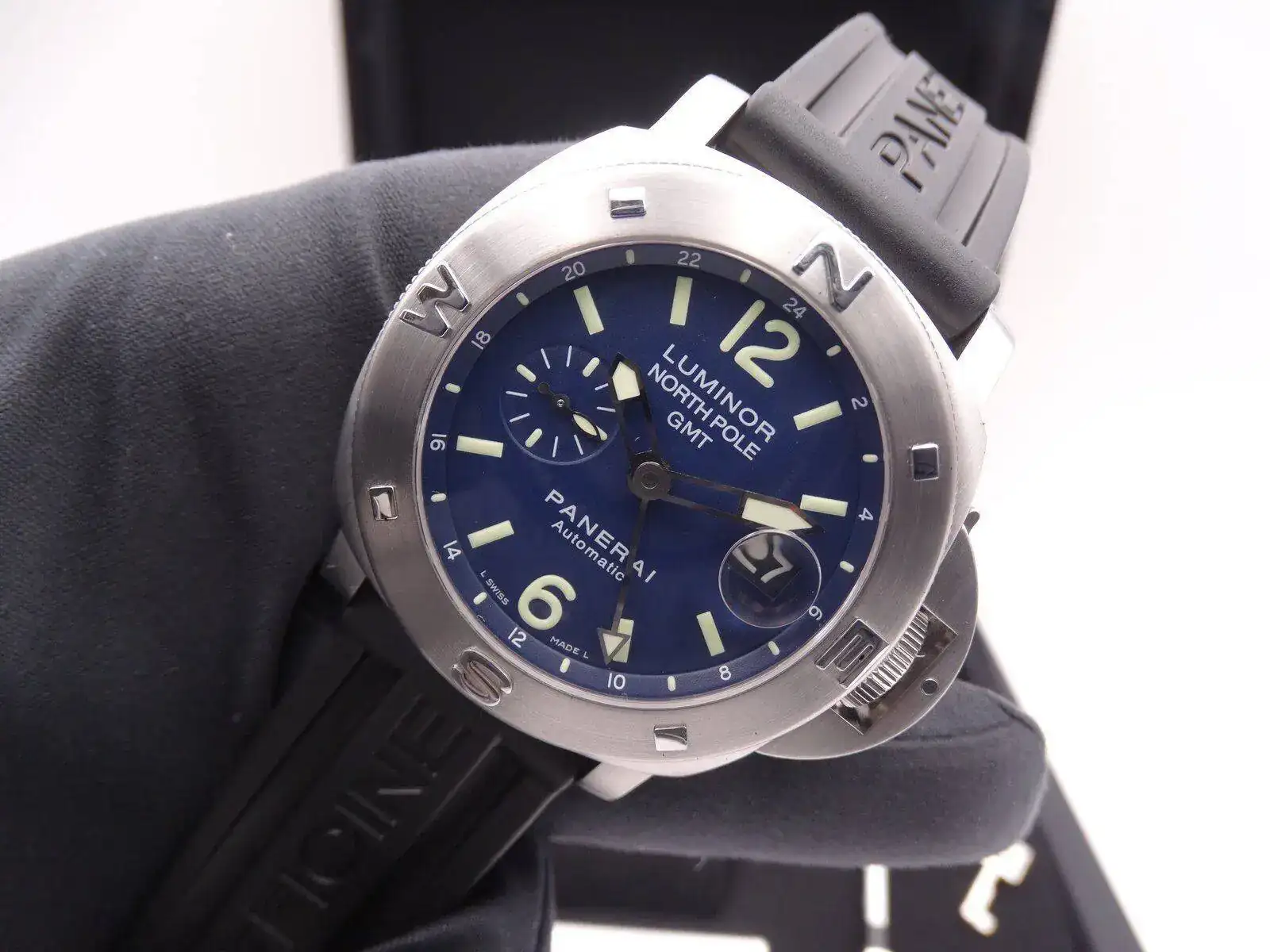 Panerai Luminor Submersible North Pole GMT Automatic 07942.webp