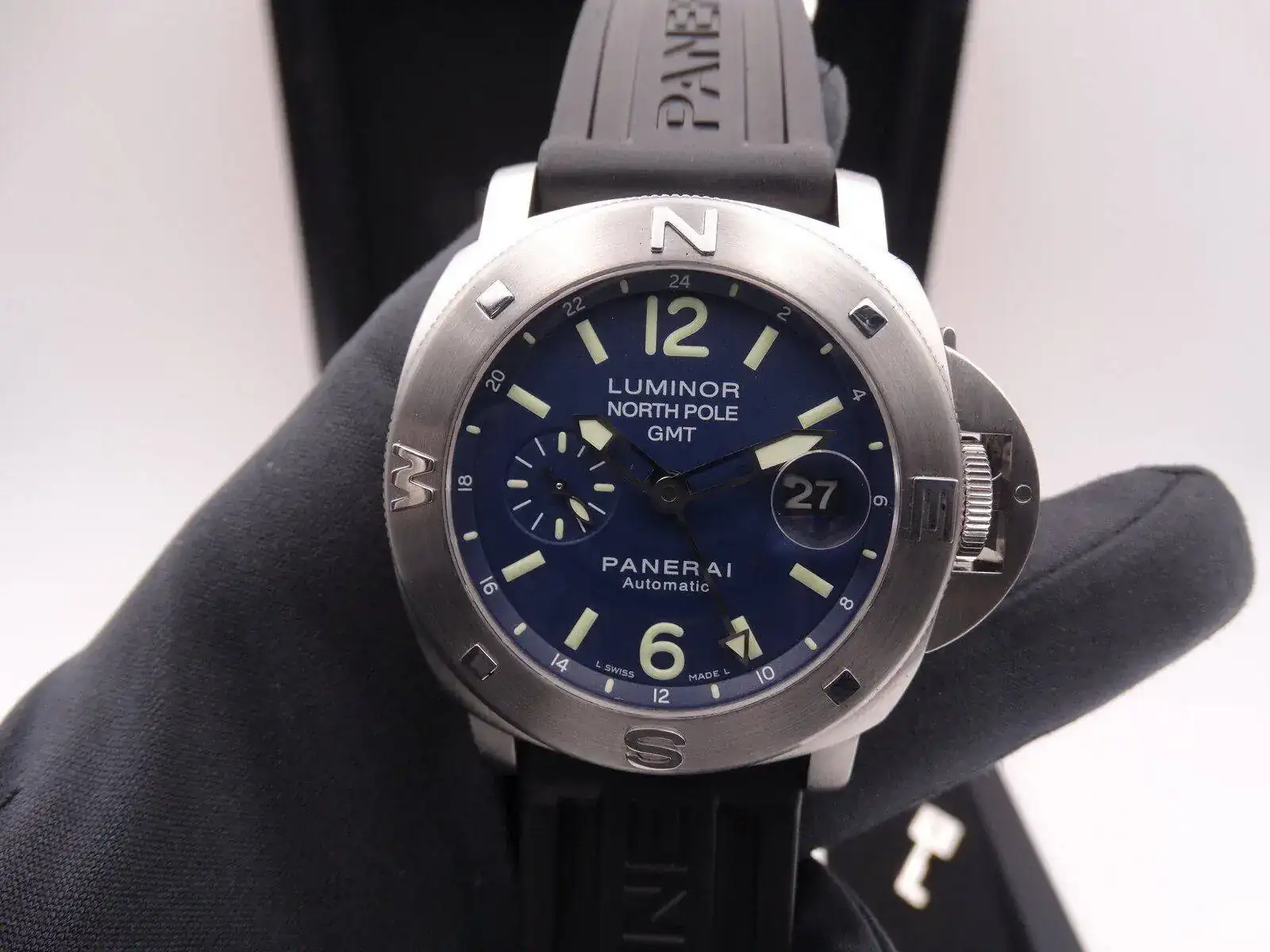 Panerai Luminor Submersible North Pole GMT Automatic 07944.webp