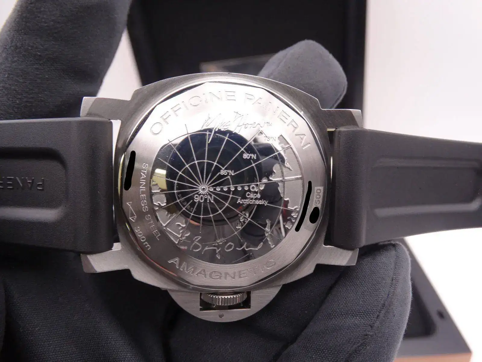 Panerai Luminor Submersible North Pole GMT Automatic 07950 copia.webp