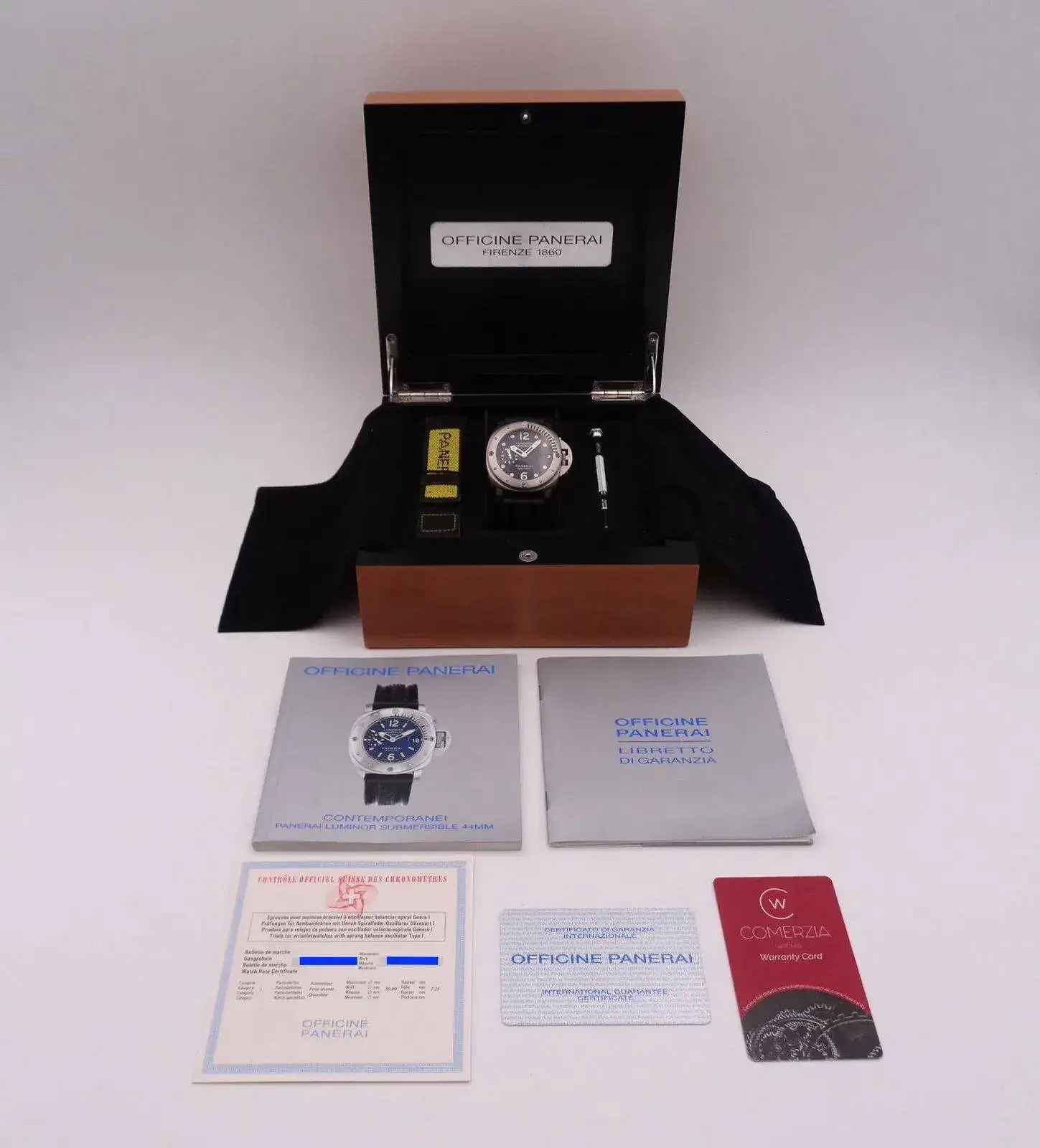 Panerai Luminor Submersible Titanium 025 06071 copia.webp