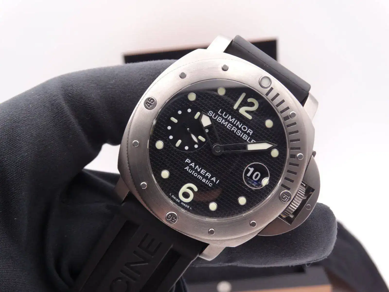 Panerai Luminor Submersible Titanium 025 06095.webp