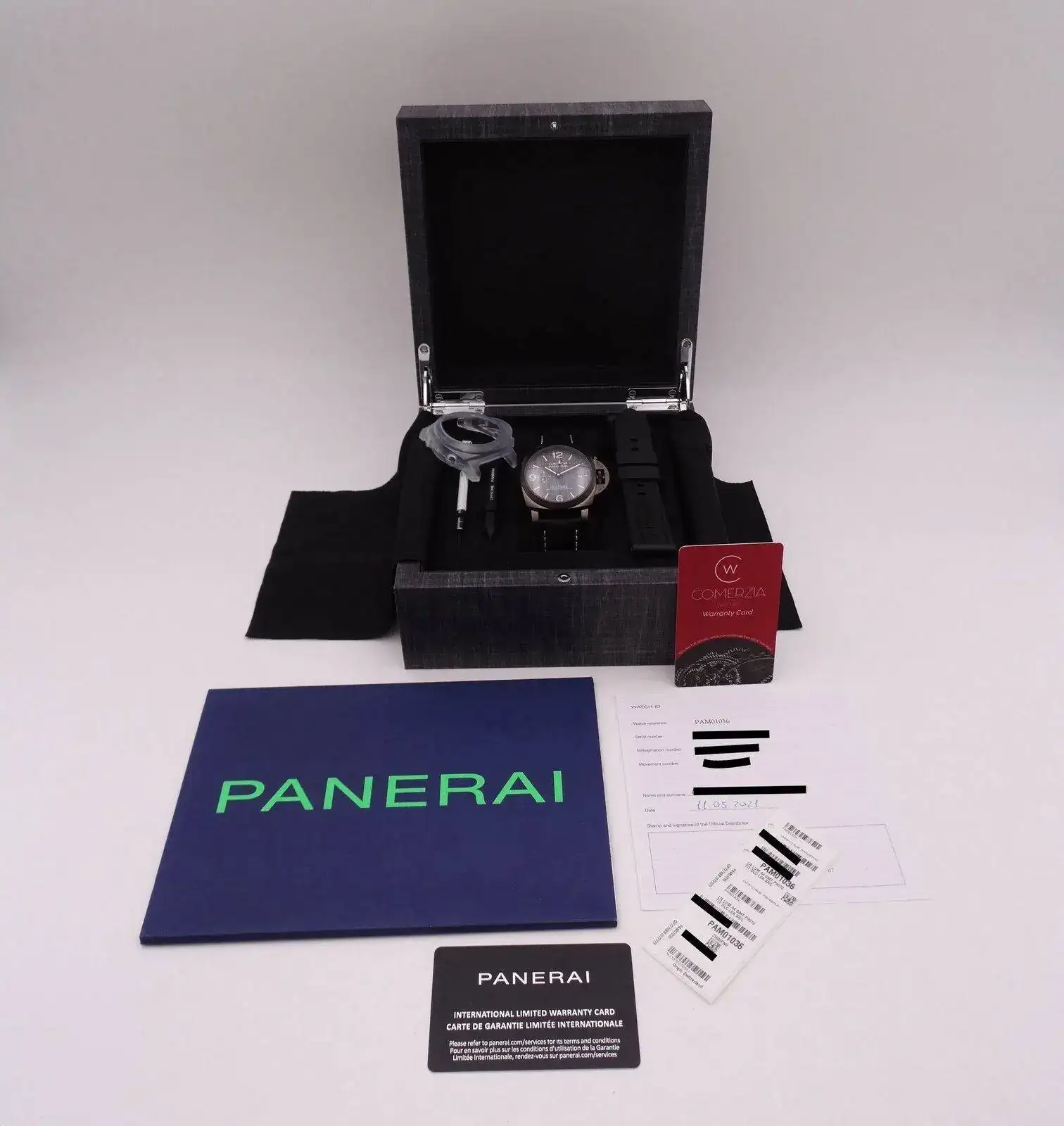 Panerai Luminor Titanium Luna Rossa 02608 copia.JPG