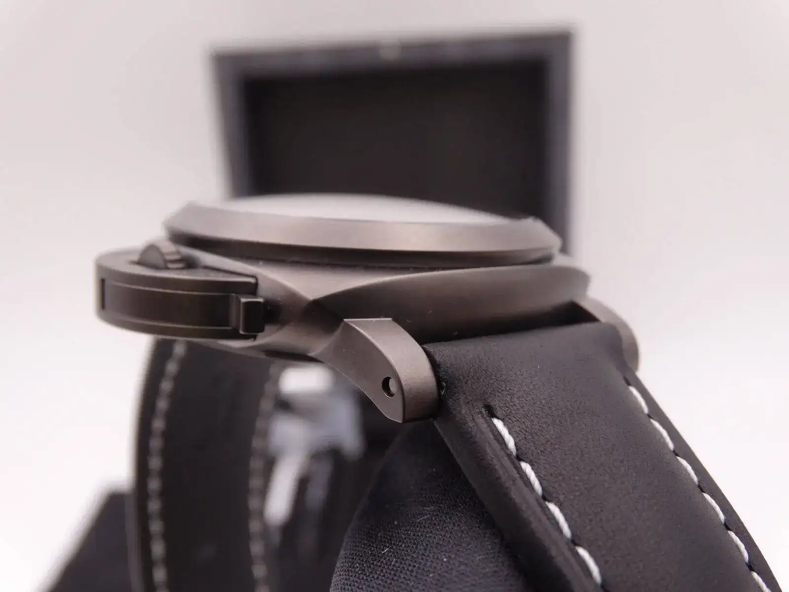 Panerai Luminor Titanium Luna Rossa 02622.JPG