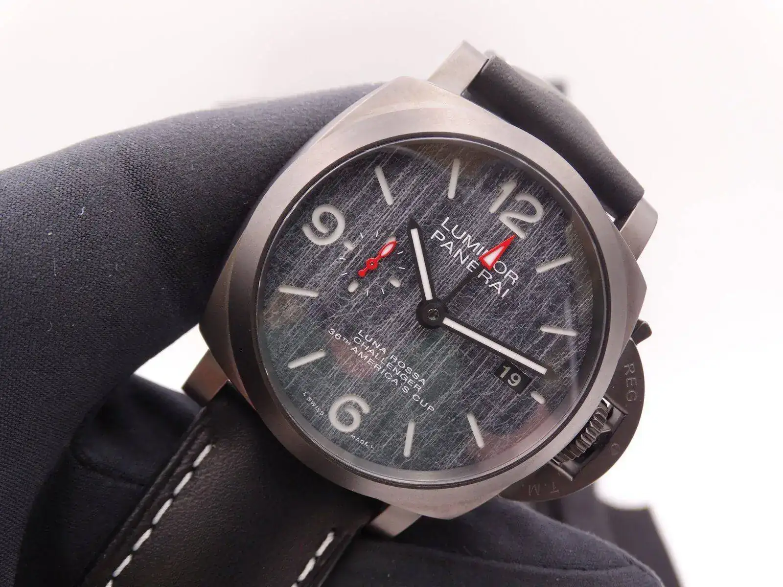 Panerai Luminor Titanium Luna Rossa 02628.JPG