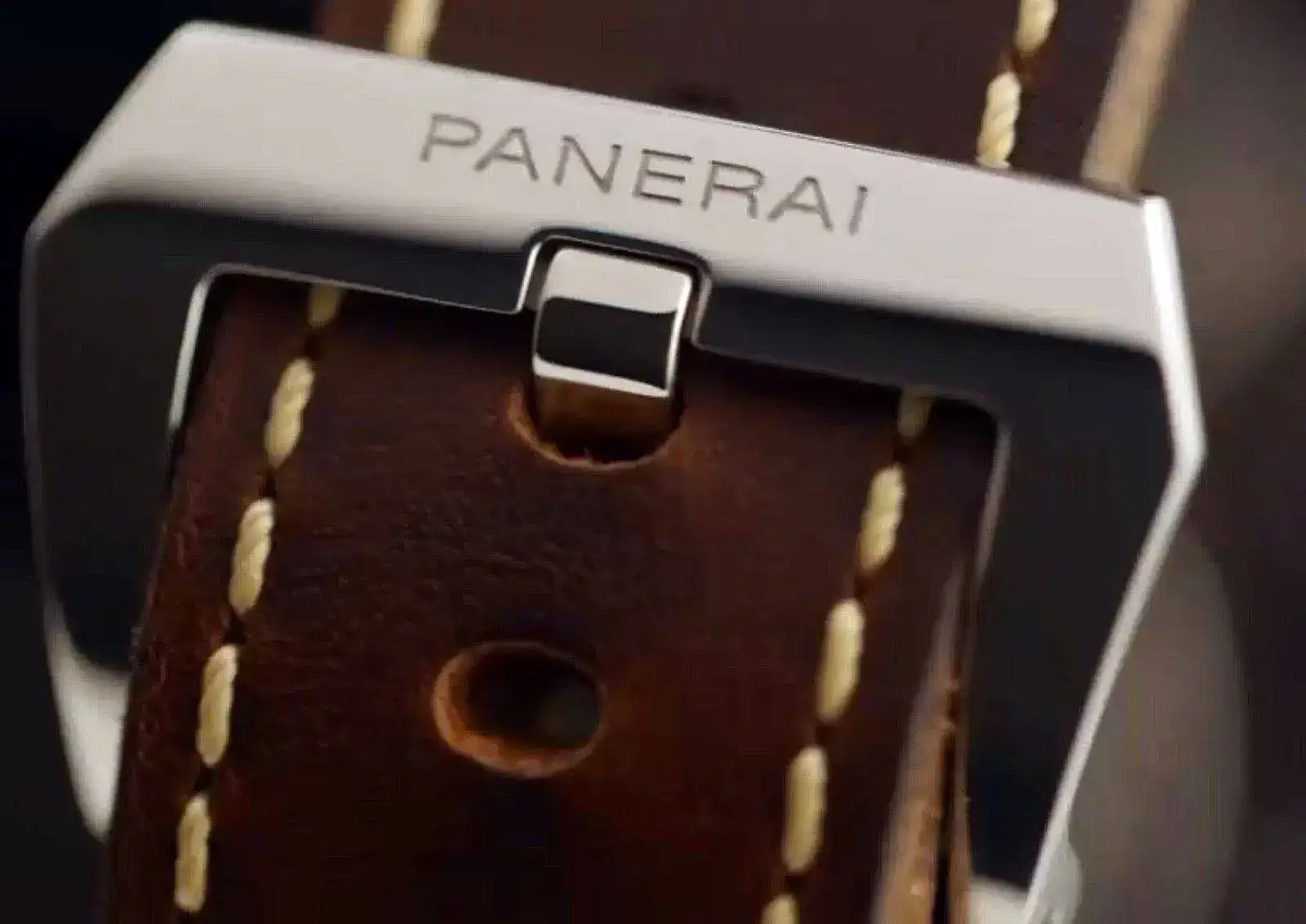 Panerai-PAM00587-Marina-Militare-Buckle.webp