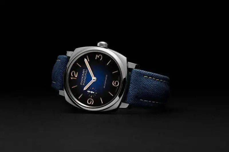 Relojes Radiomir 3 Days de Panerai - Los relojes Radiomir 3 Days de Panerai te invitan a explorar los mil tonos de azul del mar reflejados en su esfera