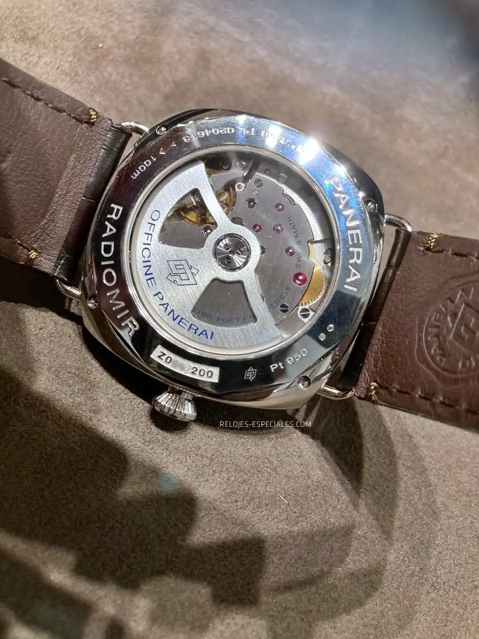Panerai_PAM01364 3.webp