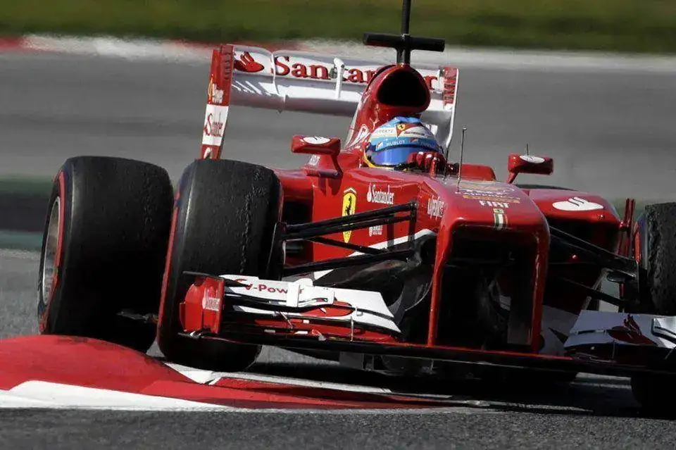 panol-de-Ferrari-F_54368949066_54028874188_960_639.webp