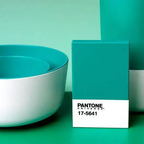 pantone-2.webp