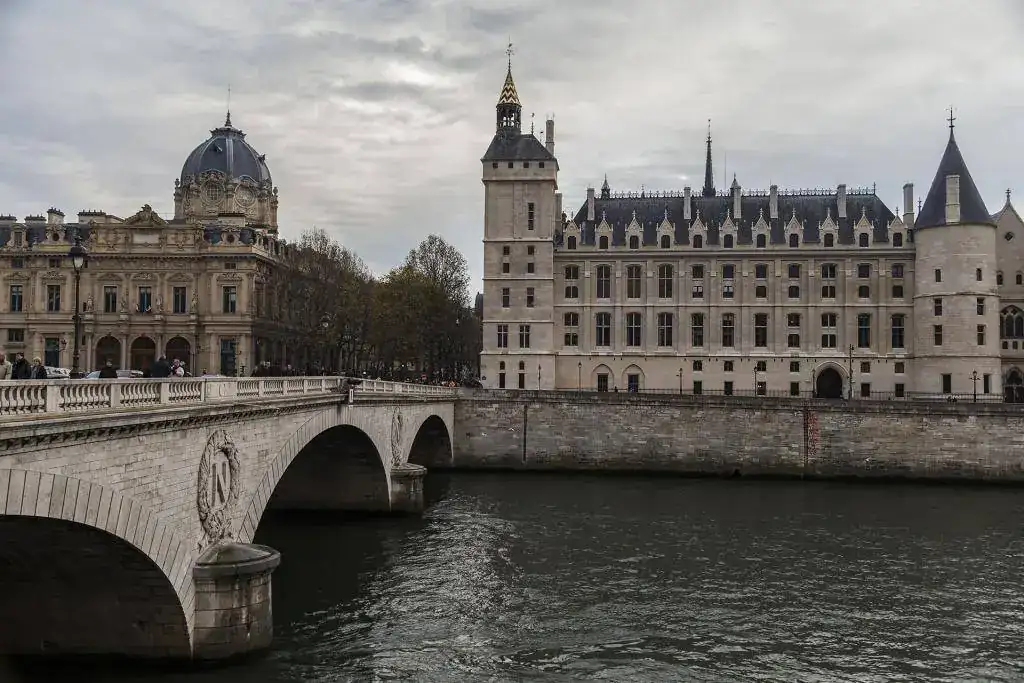 Paris 4.webp