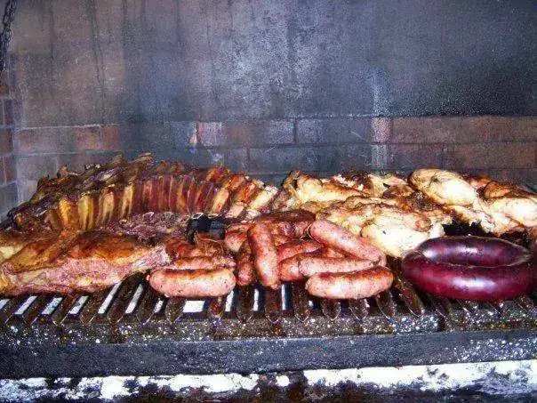 Parrilla+con+chori+y+morcilla.webp