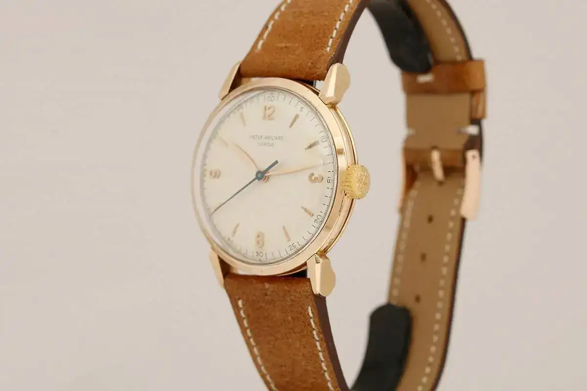 PAtek con logo.jpeg