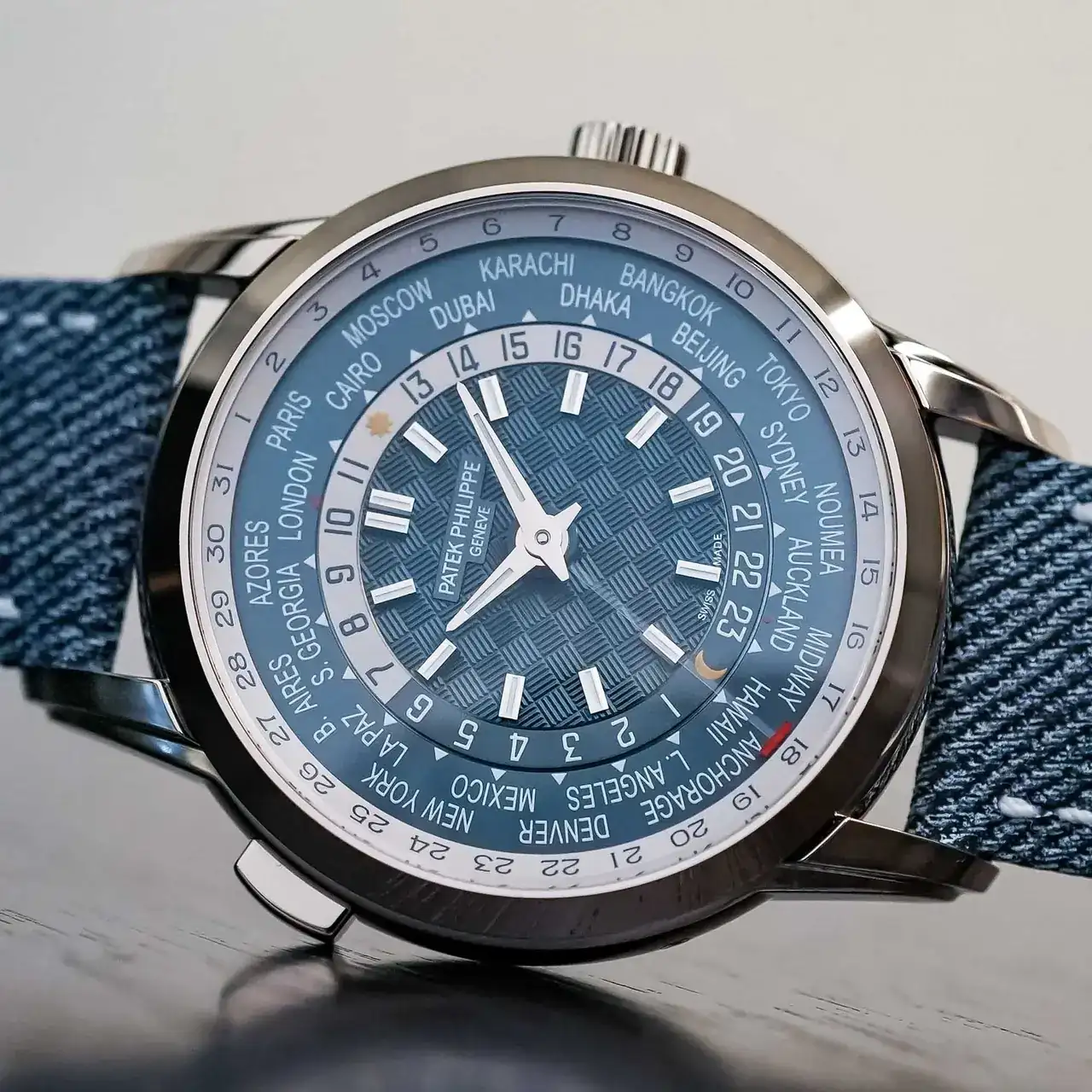 Patek Philippe 5330G Hora mundial Fecha