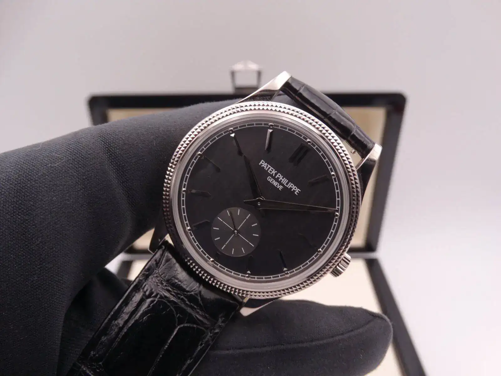 Patek Philippe Calatrava 08468.webp