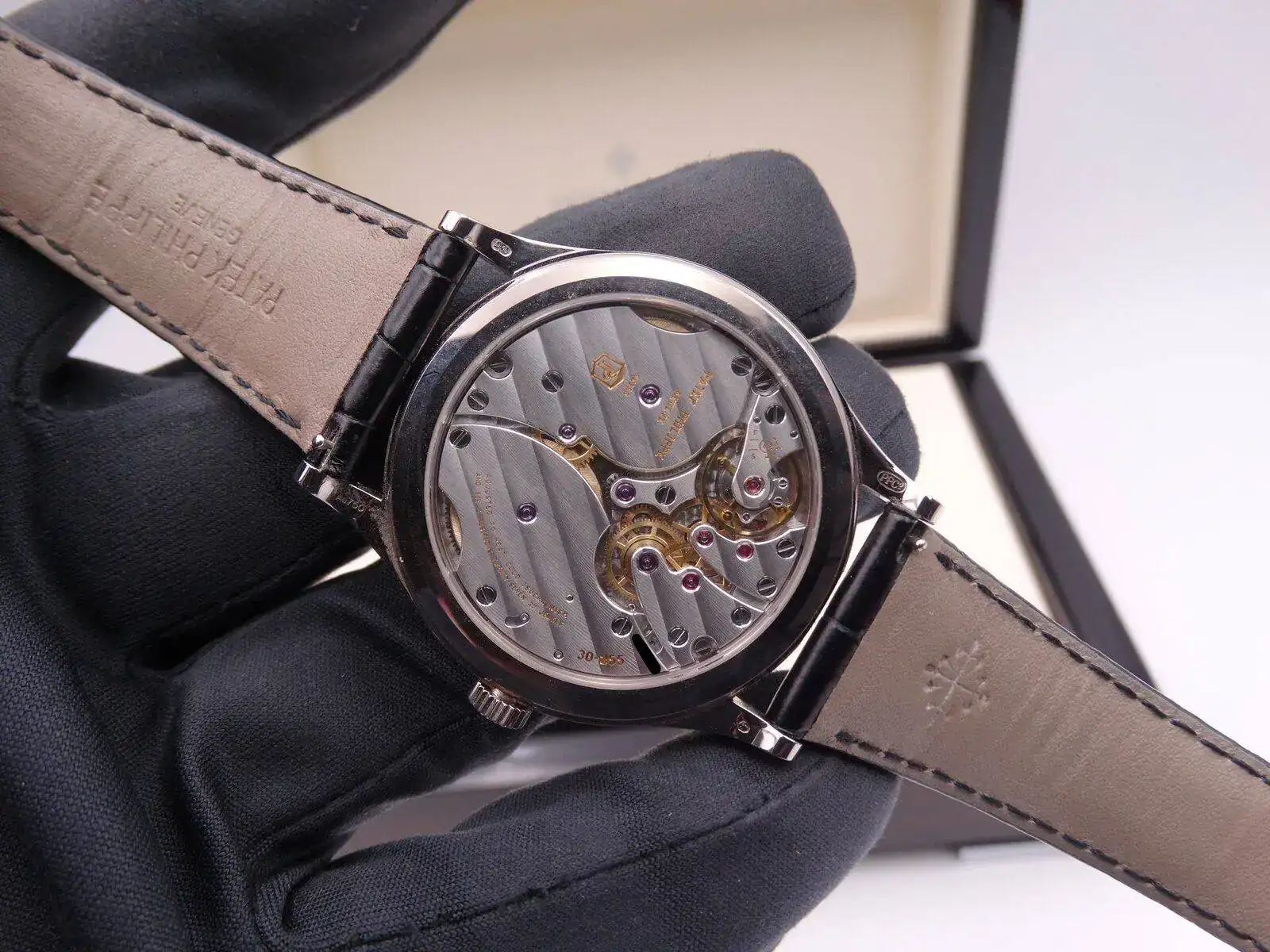Patek Philippe Calatrava 08473.webp