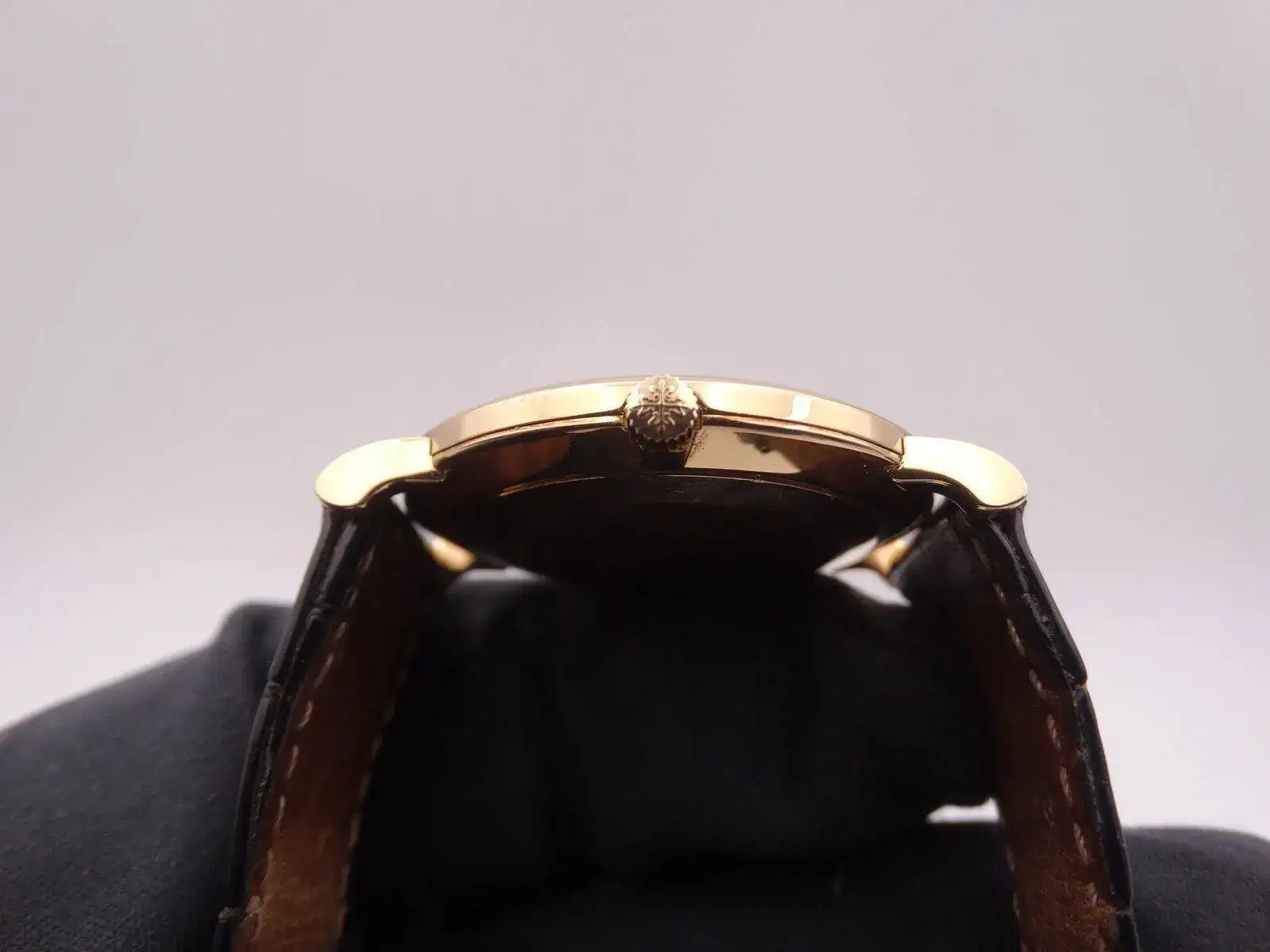 Patek Philippe Calatrava 5022 Gold 09944.webp