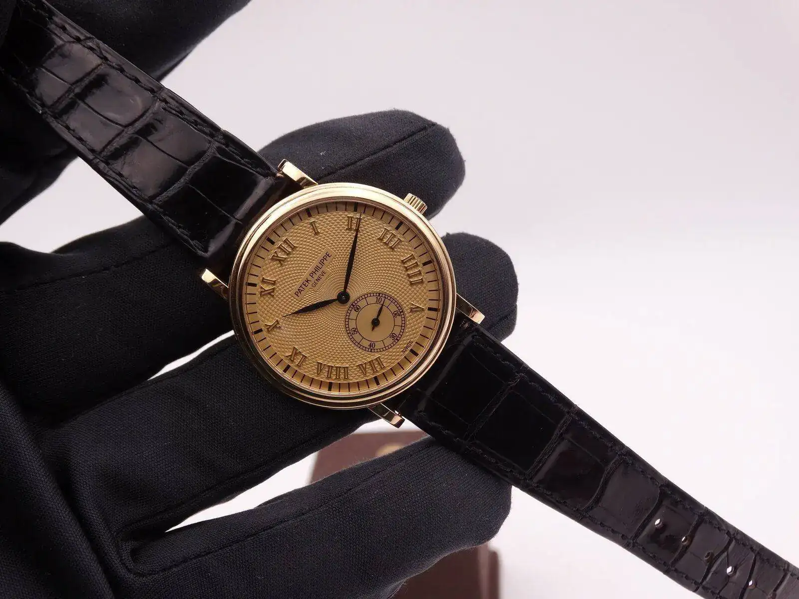 Patek Philippe Calatrava 5022 Gold 09954.webp