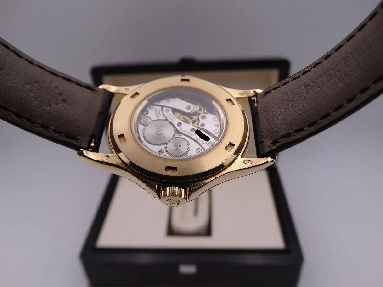 Patek Philippe Calatrava Travel Time Gold 06994 copia.webp
